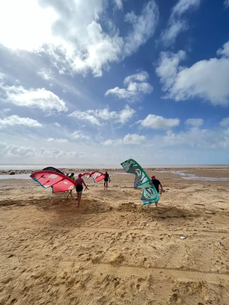 8 Days / 7 Nights Camp + 12H Kitesurf